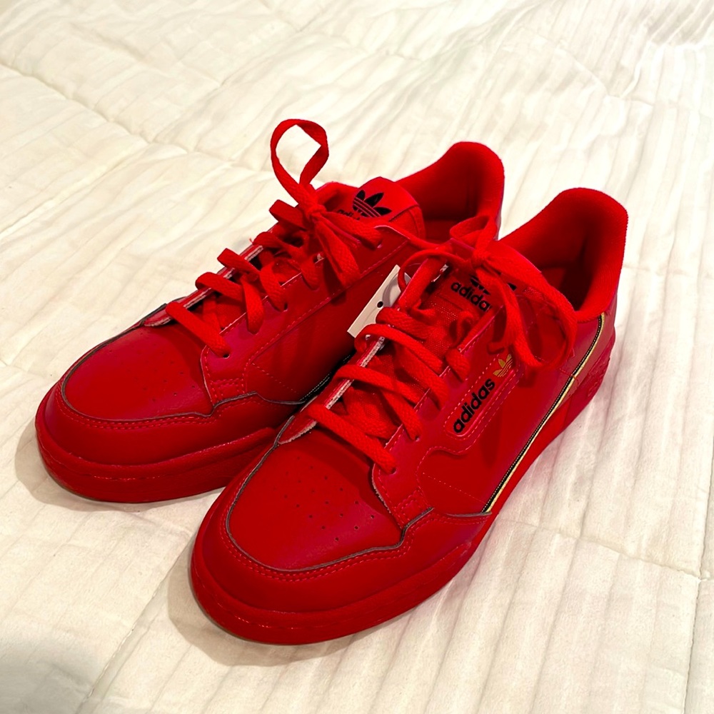 BRAND NEW ADIDAS size 6 Boys